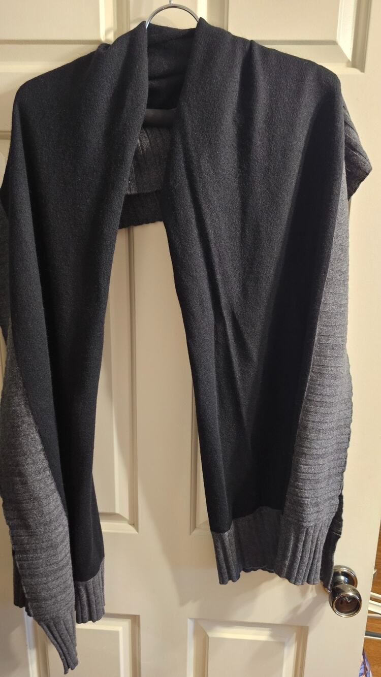 Nordstrom 100% Cashmere Wrap or Shawl Gray ribbed knit trim 28 x 92 inches